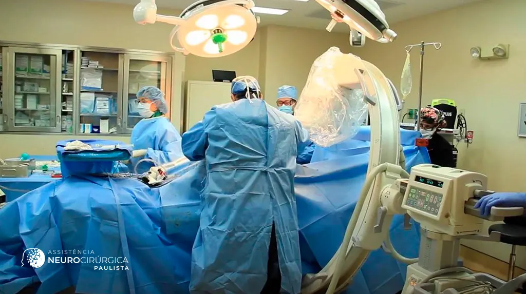 Qual a Diferença entre Cirurgia Convencional e Endoscopia para Descompressão do Nervo?